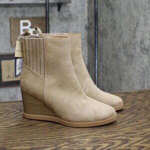 Universal Thread Women's Cypress Winter Boots 88375523 Taupe Brown 6.5M